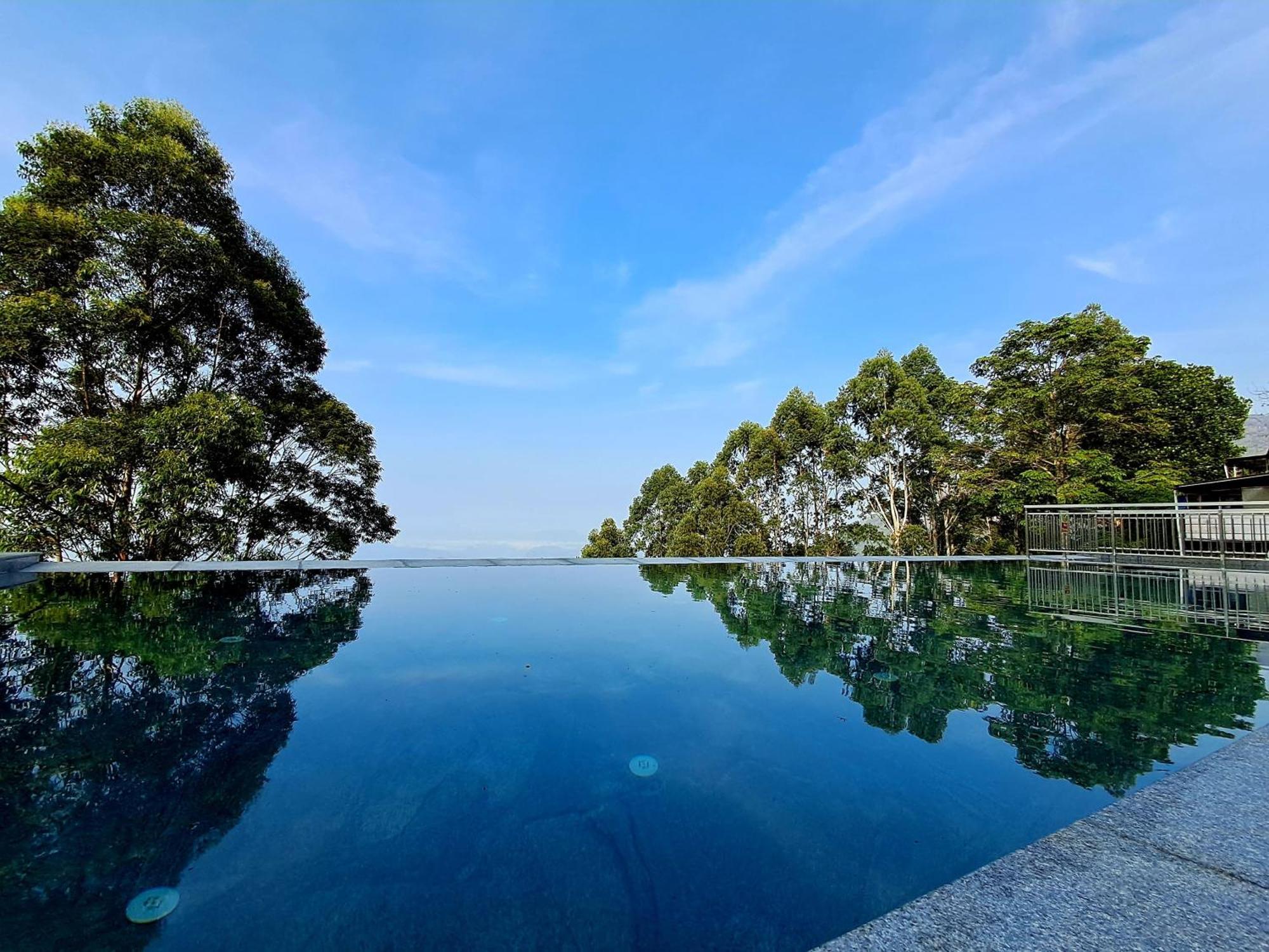 Fragrant Nature Munnar - A Five Star Classified Hotel Exterior photo