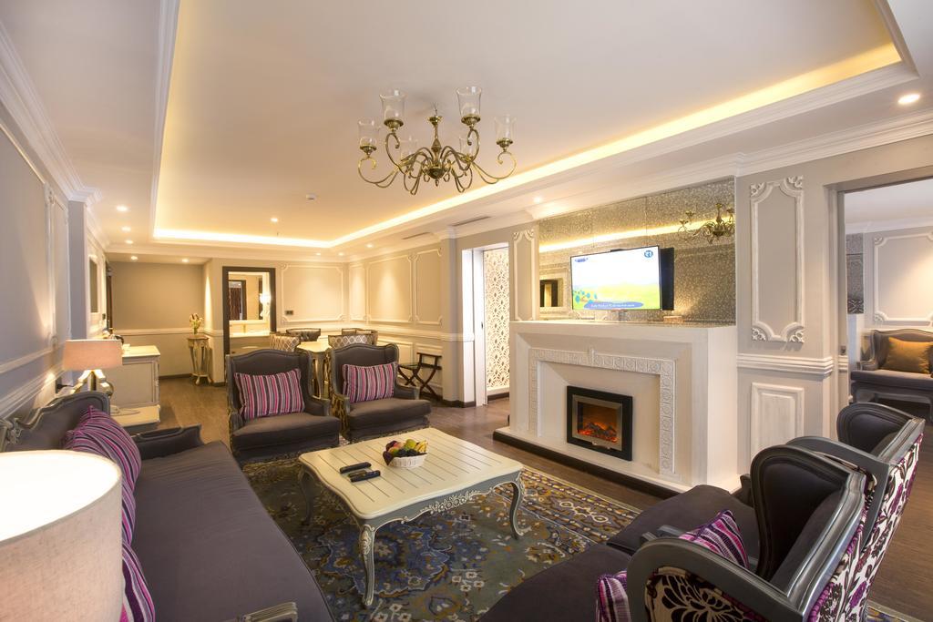 Fragrant Nature Munnar - A Five Star Classified Hotel Room photo